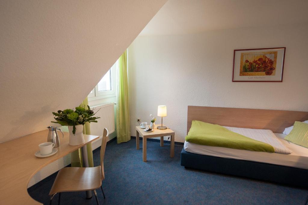 Hotel Koenig Remscheid Kamer foto